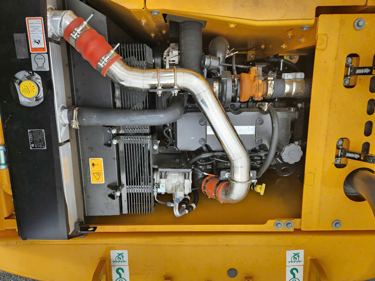 MÁY XÚC ĐÀO LIUGONG CLG915F