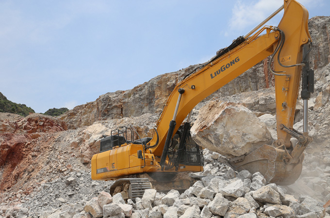 MÁY XÚC ĐÀO LIUGONG CLG952E