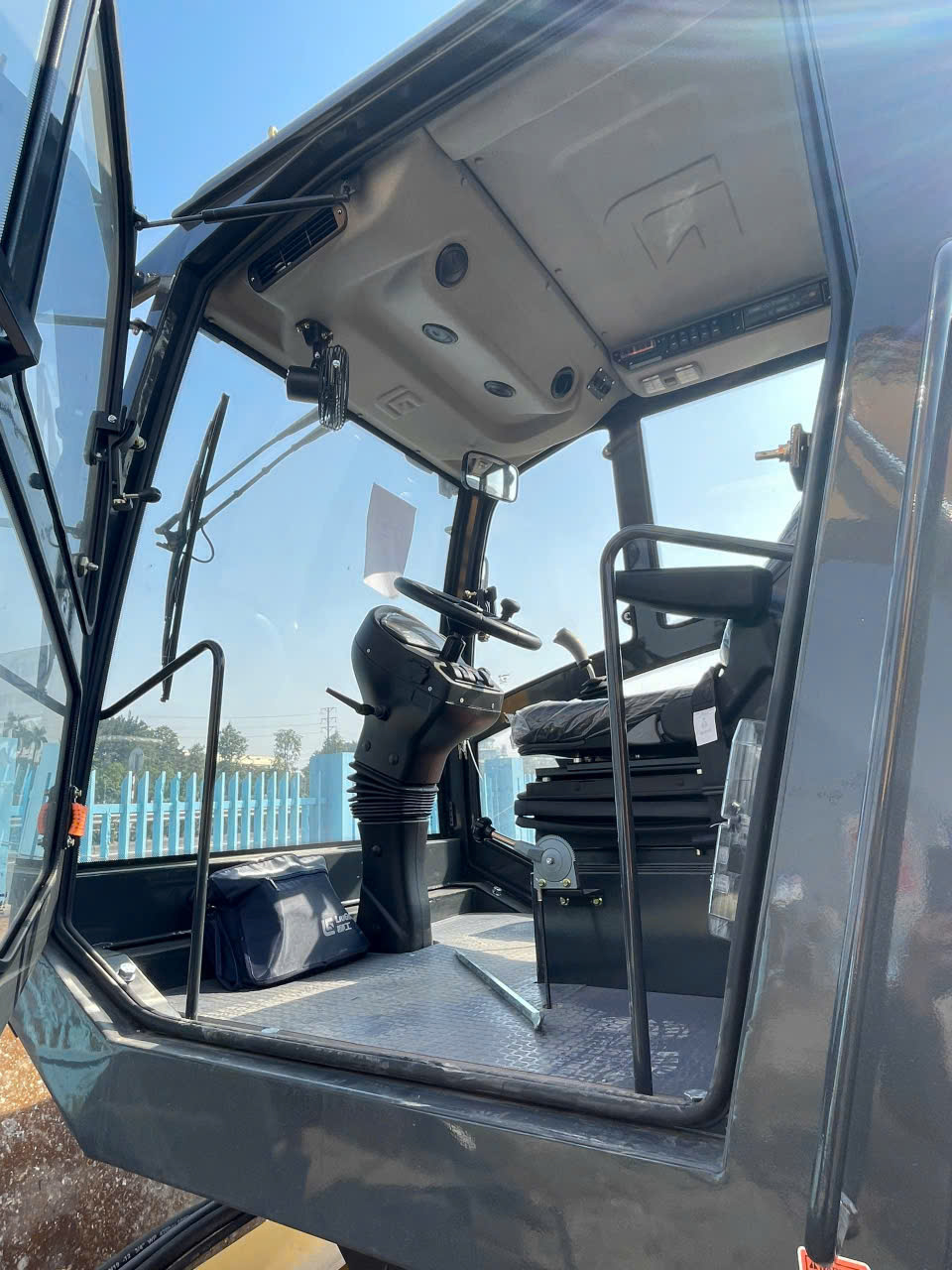 XE LU RUNG LIUGONG 2 CẦU 6612E